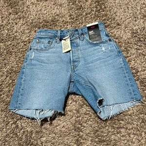 Levi’s Premium 501 Mid Thigh Women’s Shorts